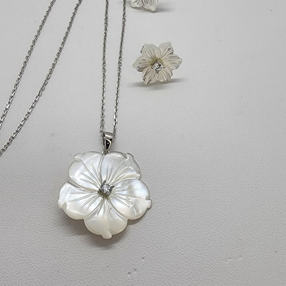 Brand New Sterling Silver 925 Pearl White Flower Earrings Necklace Set - Picture 3 of 7